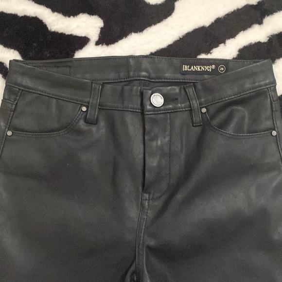 😍BLANK NYC ANKLE LACE UP FAUX LEATHER SKINNY PANTS SIZE 26 - Picture 5 of 10